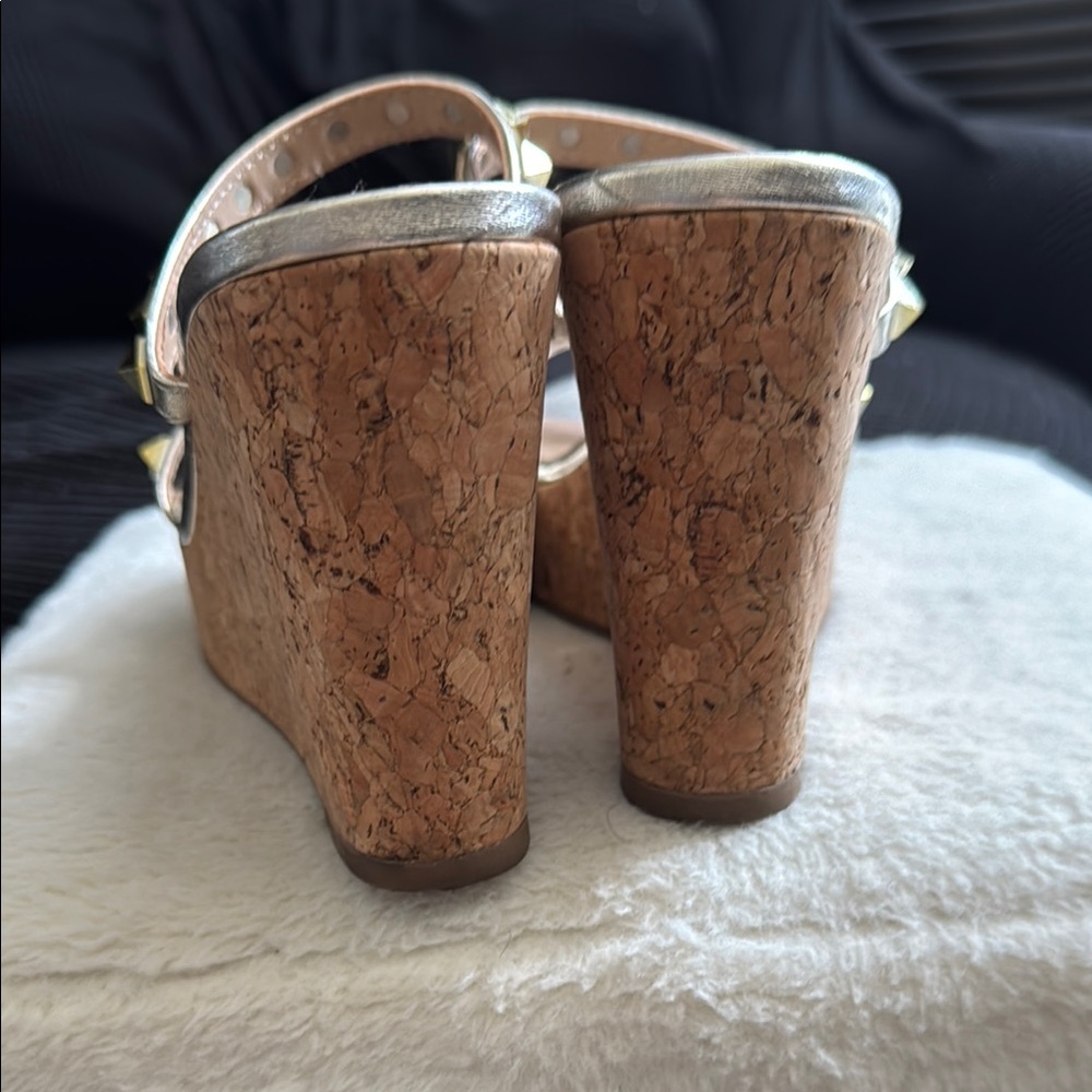 Steve Madden Gold and Brown Wedge Sandals - Picture 4 of 5